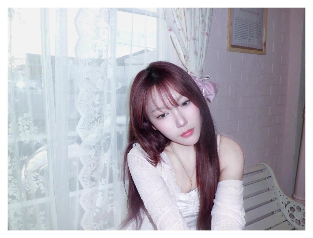 Fungsi Digicam di tangan orang yang tepat 💜🩷🌸
<a href="/L_MarshaJKT48/">Marsha Lenathea</a>

🔗: Instagram Post Marsha Lenathea (1/3)