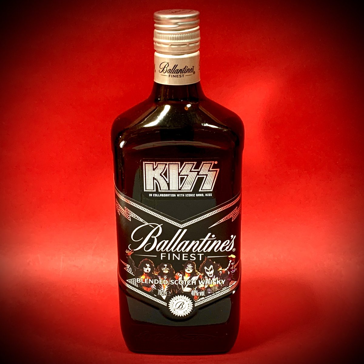 FigureMaster963's tweet photo. KISS / Ballantines FINEST https://t.co/2iuGScozde
