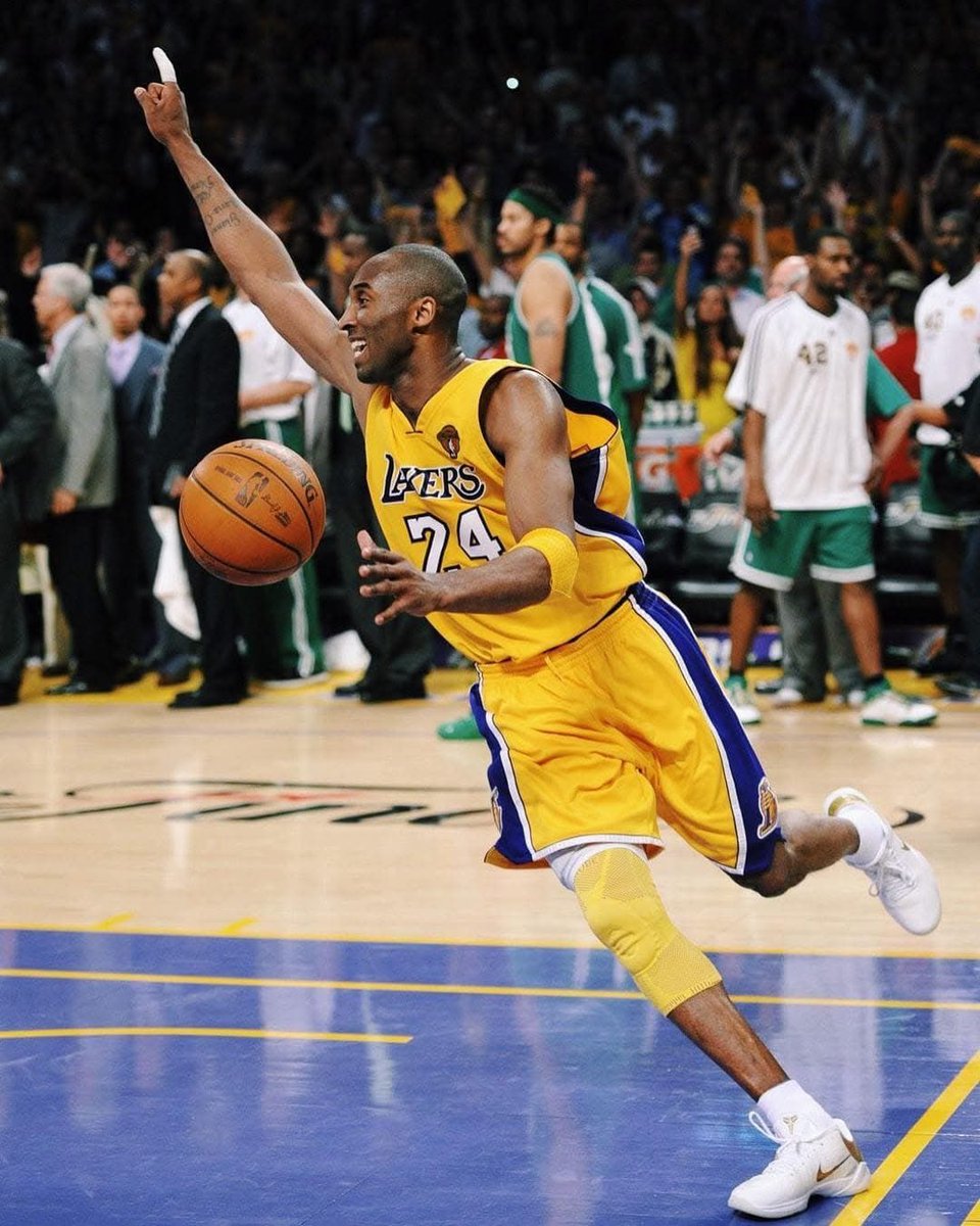 timelesssports_'s tweet image. 2010.