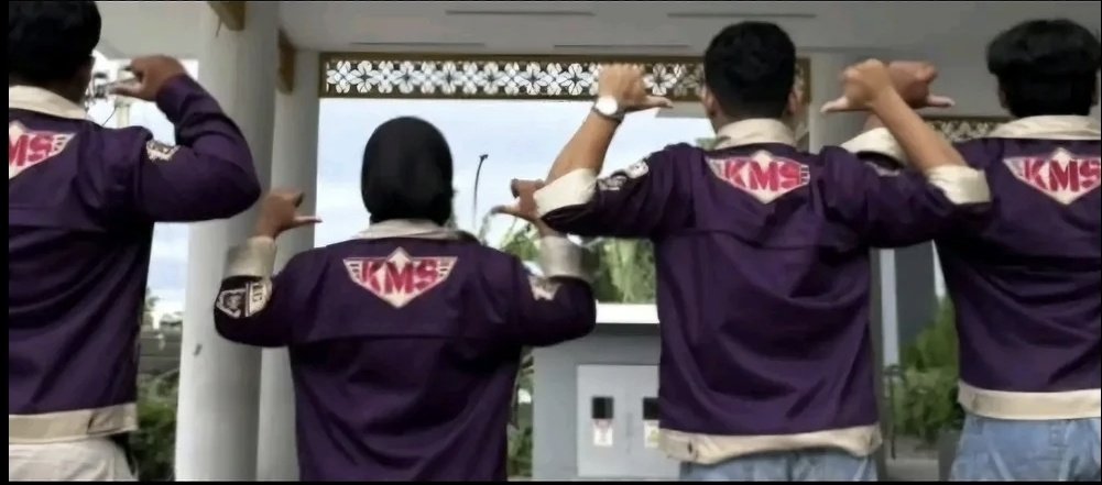 kertanegara_167's tweet image. Bruh 💀