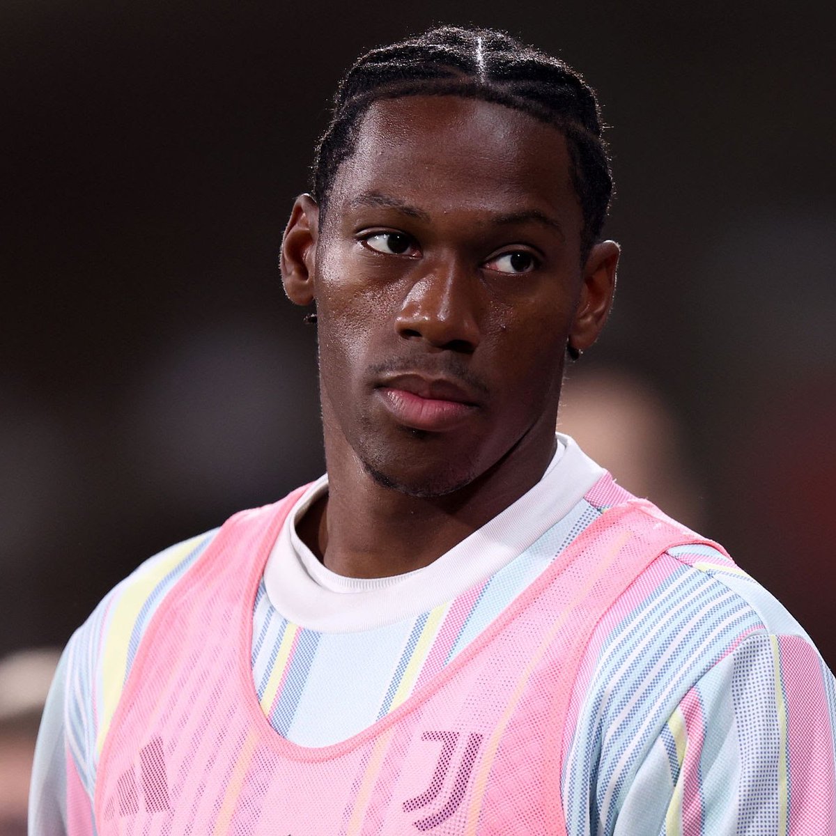 atletiuniverse's tweet image. 🚨 BREAKING – Pending Confirmation: Juventus are pushing for Alexander Sørloth and have proposed a swap deal involving Jonathan David to Atlético Madrid.

Atlético’s response is now awaited to determine whether negotiations over the terms of the deal will begin.

@marca