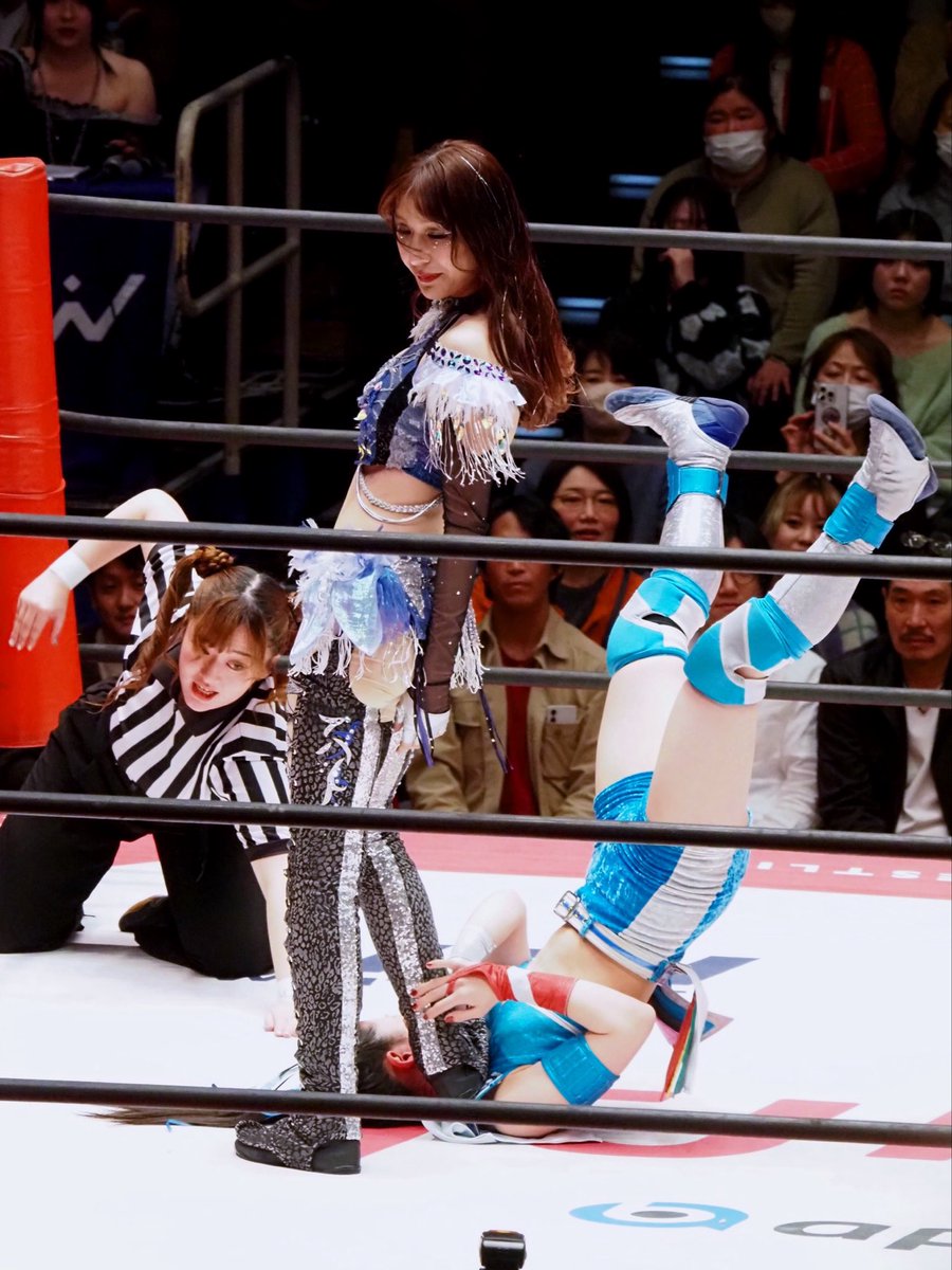hamako70's tweet photo. 2026.1.4 後楽園ホールにて #東京女子プロレス での #上福ゆき 選手。
『しかし脚長い』
#tjpw
#イッテンヨン後楽園
#OberEats
#上福ゆきに踏まれ隊に捧ぐ https://t.co/Igp2ameMFj