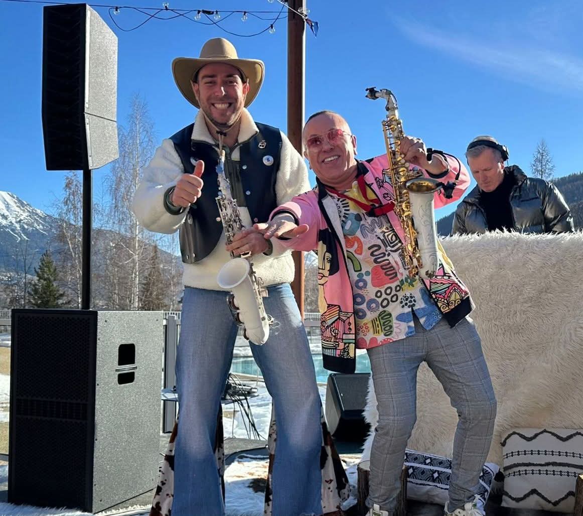 Très belle première avec le soleil de serre chevalier club med...welcome to st Tropez winter tour 
#tournée #djset #sax #clubbing