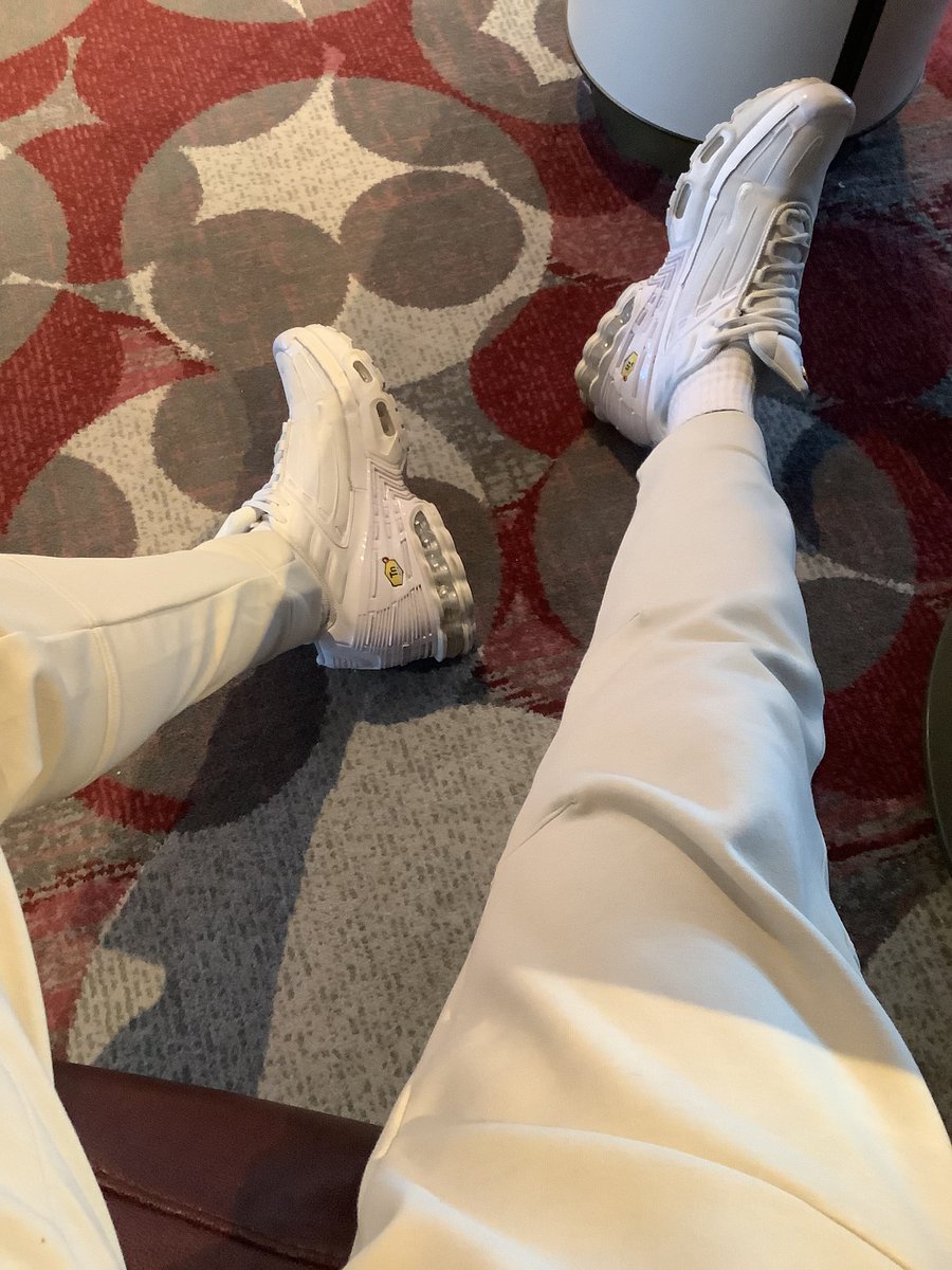 Treated myself to some new skinny joggers - not grey for a change but a creamy colour but definitely show off dick print