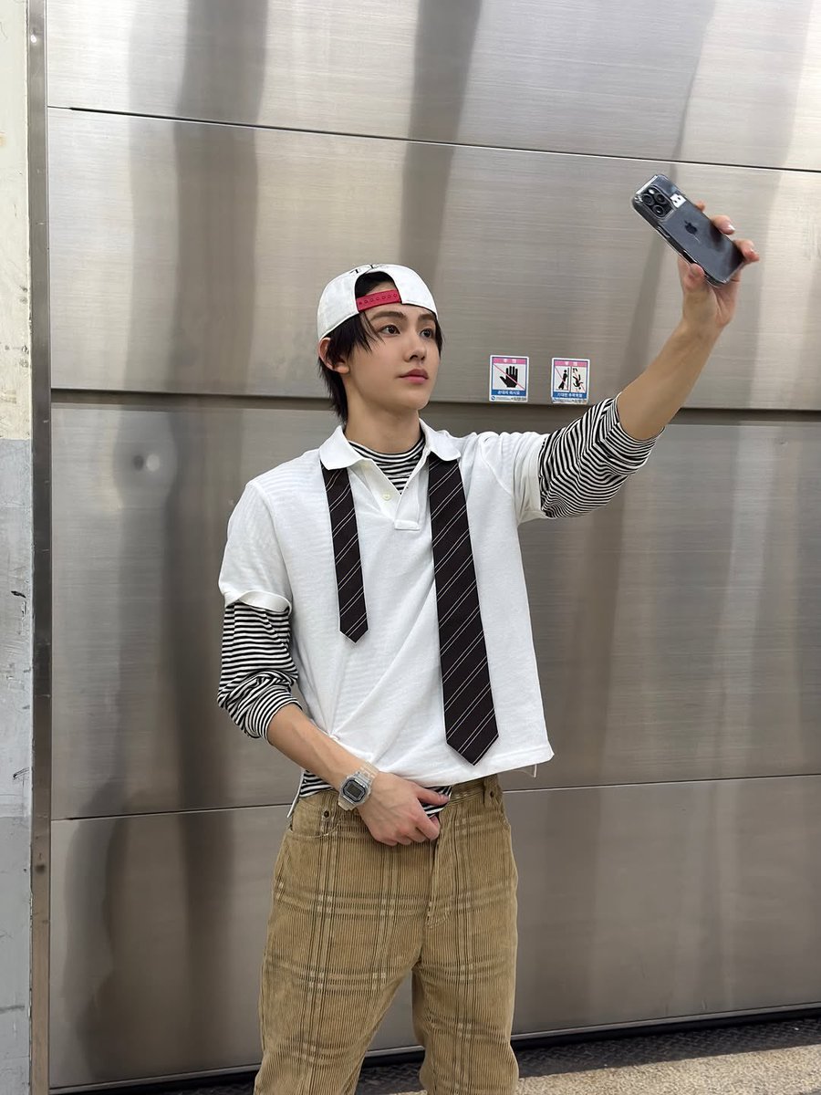 Seonghyexn's tweet image. ⟳ just trust the process