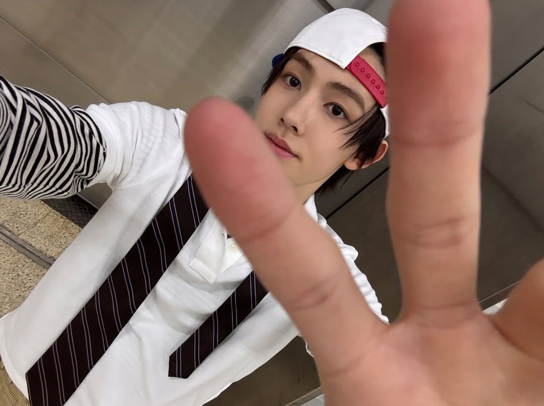 Seonghyexn's tweet image. ⟳ just trust the process