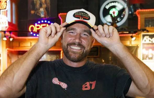 The_Daily_Chief's tweet image. LAST DAY TO VOTE! 🚨

We made it — and I truly appreciate everyone who’s voted every single day with me. ❤️

Let’s finish strong and bring this charity win home for Travis &amp;amp; the 87 &amp;amp; Running Foundation! 🔥

To vote: just RT this post 🔁

#WPMOYChallenge + @tkelce