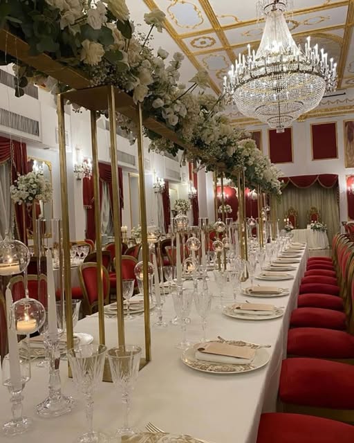 CastelloChiaram's tweet photo. Luci soffuse, tavole imperiali, dettagli che brillano!
Durante le feste, le sale del Castello Chiaramonte accolgono ricevimenti eleganti e senza tempo, pensati per chi sogna un matrimonio raffinato, caldo e indimenticabile.
Un luogo dove celebrare l’amore… e la bellezza. 📷📷 https://t.co/cMS9qJAUgY