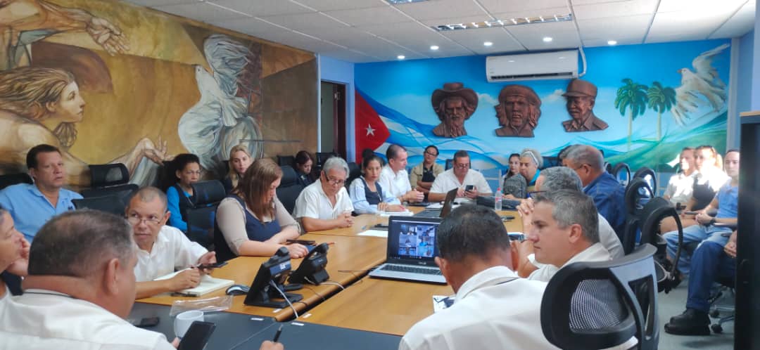 💪Patentizando nuestro firme apoyo al pueblo venezolano en su derecho a la autodeterminación y la soberanía, rechazando cualquier intervención externa que amenace su integridad, inició la mañana de este lunes en Etecsa_Cuba Holguín. #CubaConVenezuela 🇨🇺🇻🇪