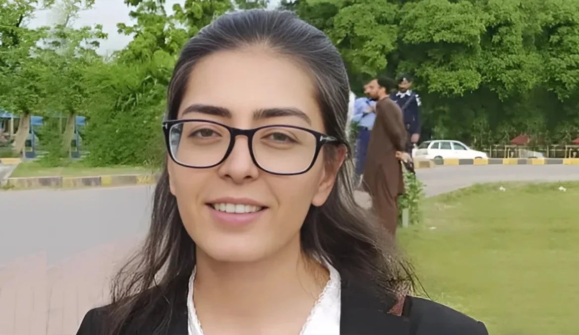 مریم نواز، ایمان مزاری کے جوتے کی خاک  برابر بھی نہیں🔥