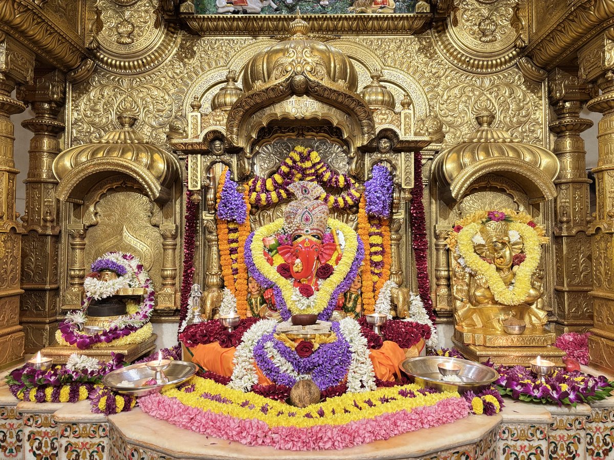 🙏 गणपती  बाप्पा मोरया 🌺मंगलमूर्ती मोरया 🙏०५/०१/२०२६
🙏Ganapati Bappa Moraya 🌺 Mangalmurti Moraya  🙏05/01/2026