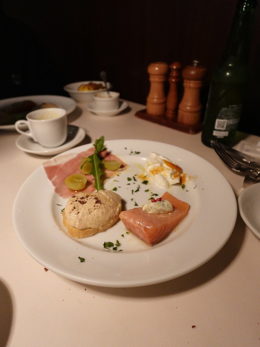 __onigiriman's tweet image. 📸 SONY VLOGZV-1M2

食べ物(自炊含め)、自撮りや他撮りも
最近は全部カメラで撮ってる📷

美肌効果と広角機能が天才なんです……

#sonyvlogcamera #sony