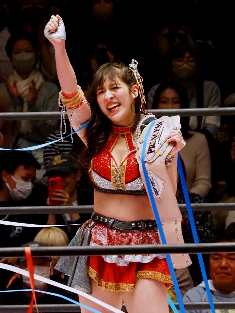 hamako70's tweet photo. 2026.1.4 後楽園ホールにて #東京女子プロレス での #上原わかな 選手と #上福ゆき 選手。
『防衛おめでとう』
#tjpw
#イッテンヨン後楽園
#OberEats https://t.co/Z4fu91Zxyu