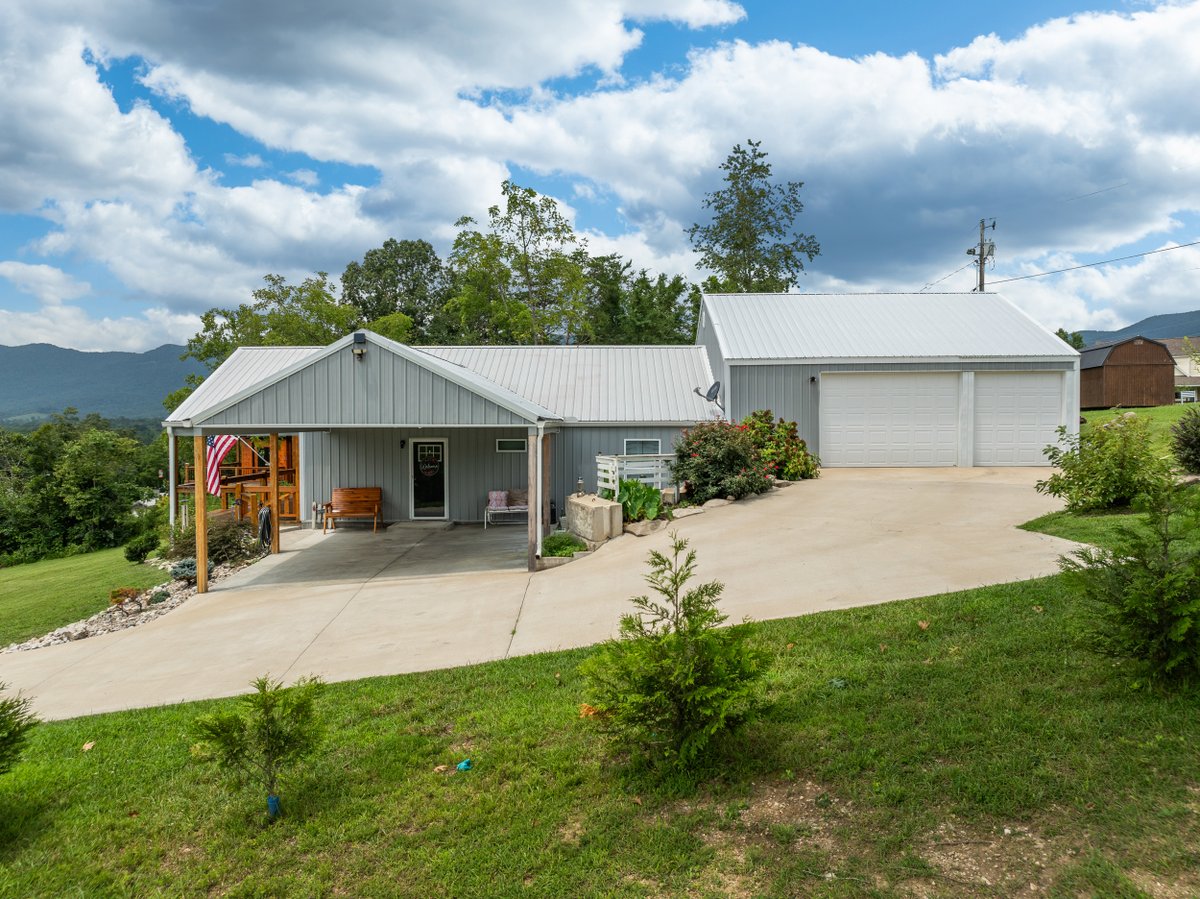 RyanColemanCEO's tweet image. 🏡𝐅𝐞𝐚𝐭𝐮𝐫𝐞𝐝 𝐋𝐢𝐬𝐭𝐢𝐧𝐠!
📍𝟖𝟏𝟕 𝐏𝐨𝐰𝐞𝐥𝐥 𝐕𝐚𝐥𝐥𝐞𝐲 𝐒𝐡𝐨𝐫𝐞𝐬 𝐂𝐢𝐫, 𝐒𝐩𝐞𝐞𝐝𝐰𝐞𝐥𝐥, 𝐓𝐍 𝟑𝟕𝟖𝟕𝟎
🛏 𝟐 𝐁𝐞𝐝 | 🛁 𝟐 𝐁𝐚𝐭𝐡 
💰 $𝟒𝟕𝟓,𝟎𝟎𝟎

#SpeedwellTN #ModernHomeDesign #PowellValleyShores #EastTennesseeRealEstate #NoHOA #HometownRealty