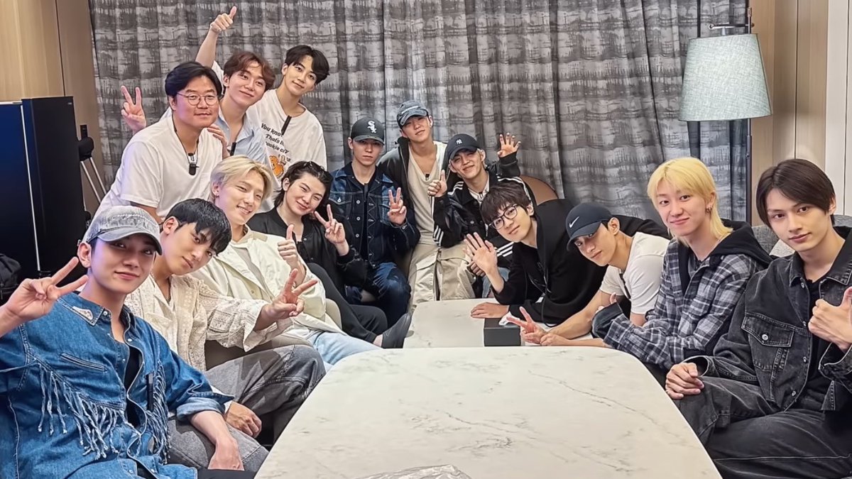 lovrehani's tweet image. my favorite seventeen nana tour photos ❤️‍🩹