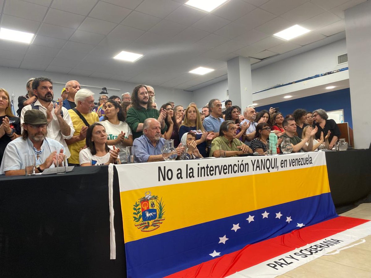 ⭕ Conferencia de prensa en la CTA donde participaron distintas organizaciones, entre ellas, el MST en el FIT-U, para repudiar la invasión de EE.UU. a Venezuela y anunciar una movilización hoy a las 17 h a la Embajada de EE.UU.
