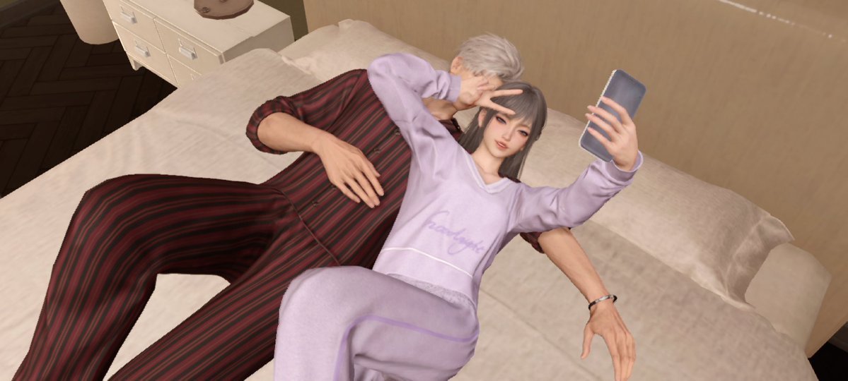 softboundkitty's tweet image. my mc is a phone addict lol 😆