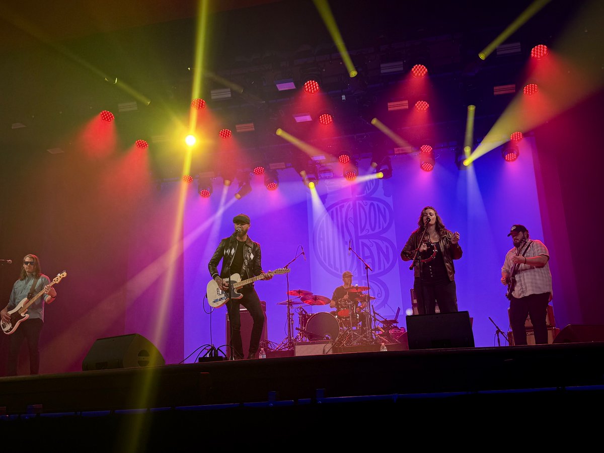 Many thanks to all the amazing folks that showed up to the Greenville Municipal Auditorium on Saturday. We had a blast, and I can’t explain how grateful we all are. Cheers to a new year!
.
.
.
#brandoncalliesband #indieinfusedamericana #bcb #altfolk #yallternative