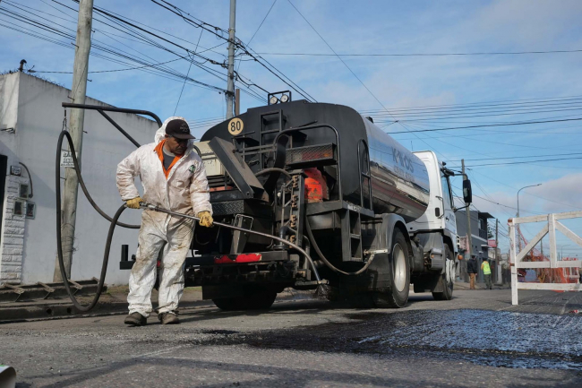 AgenciaComBA's tweet photo. 📣 El gobierno bonaerense avanza con la renovación total de la Ruta 4

https://t.co/s40S7QMRrk

#LaMatanza #Ruta #ComBA #vialidad @MInfraPBA #Ruta4 #avenida #AMBA #AlmiranteBrown #LomasdeZamora #EstebanEcheverría https://t.co/QwwqKcNqvY