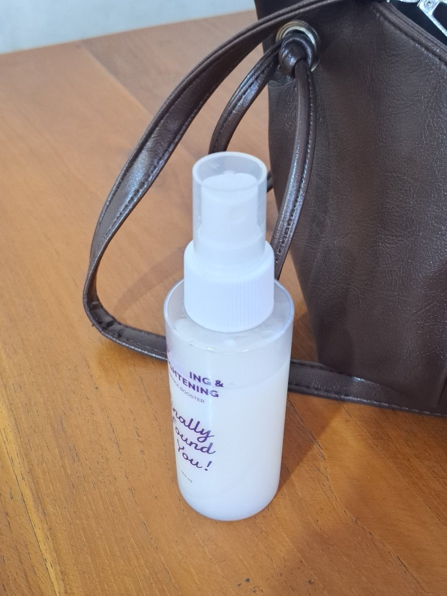 plumpiie_'s tweet photo. WTS 💸
| PRELOVED |
Toner Finally Found You!

• Pemakaian pribadi
• 100% original
• Exp date: August 2028
• Isi masih ±90%
• Tutup aku ganti pakai spray (karena aku lebih nyaman pakai toner dispray daripada dituang ke tangan)
🏷️ Price: 40k
📍 Bekasi

 Feel free to DM me! 💌 https://t.co/92NoJuvunb