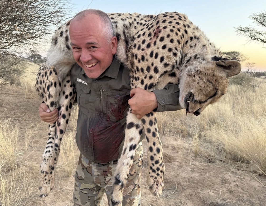 XposeTrophyHunt's tweet image. Meet first class A-hole Richard Calderwood, Texas. He is one of the reasons why cheetahs need a day of awareness. Less than 6,000 remain.🤬
#BanTrophyHunting RT
@SARA2001NOOR @Gail7175 @Angelux1111 @Lin11W @Protect_Wldlife @PhaedraXTeddy