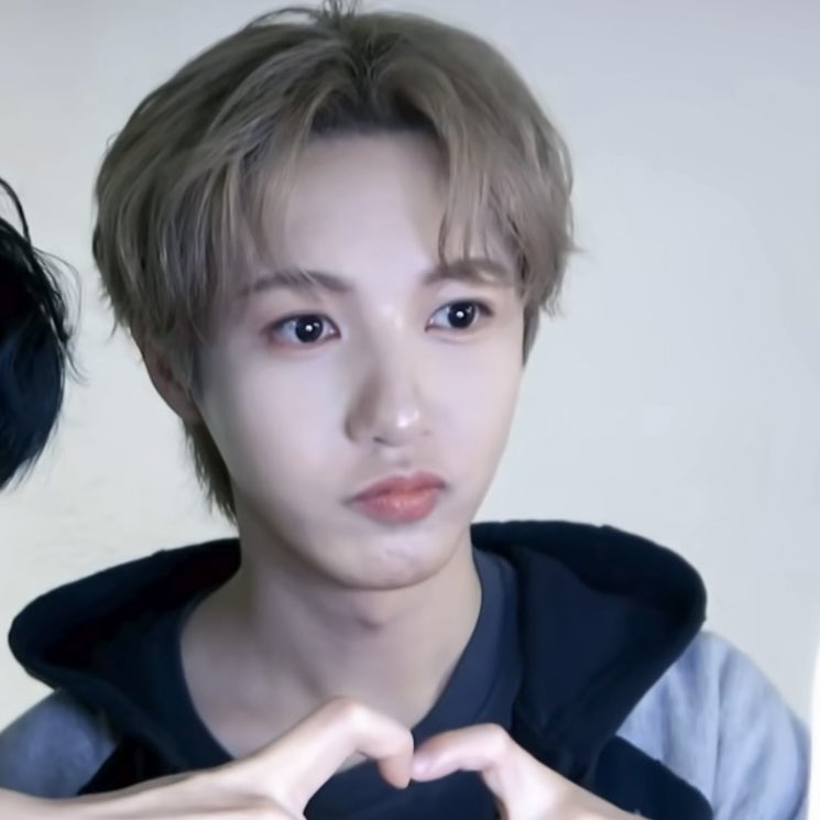 bluecosmicdust's tweet image. #런쥔 #RENJUN  260105 🥺🧸