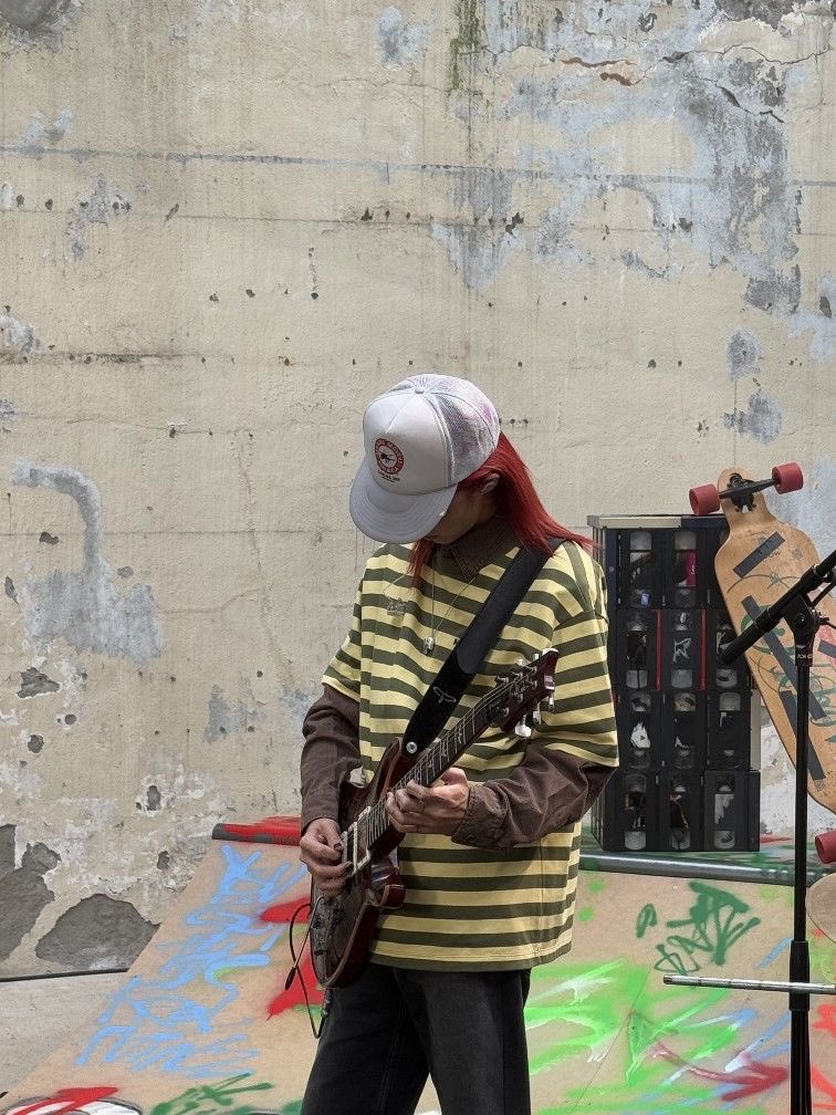 junhanfits's tweet image. Drôle De Monsieur Slogan-print Striped T-shirt in Green