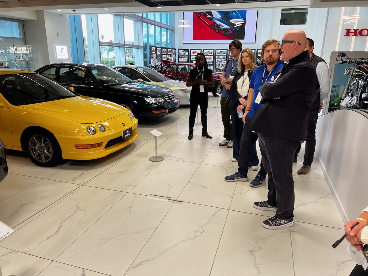 CarDesignNews's tweet photo. Dave Marek has retired from Honda.
He represents an endangered species in these rapidly-changing times: A "lifer"- a designer that has spent his entire career at one OEM or studio.
Read about his career here: https://t.co/r1uPXHfJaw
#DaveMarek https://t.co/Ow8cc3IUXn