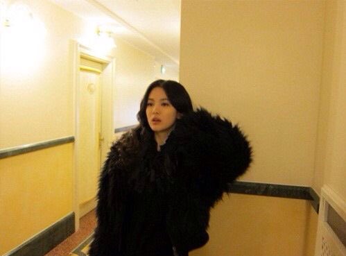 kyoilys's tweet photo. face card so fine even in low quality photos damn she’s crazyyyy https://t.co/TlTSKJHwQ6