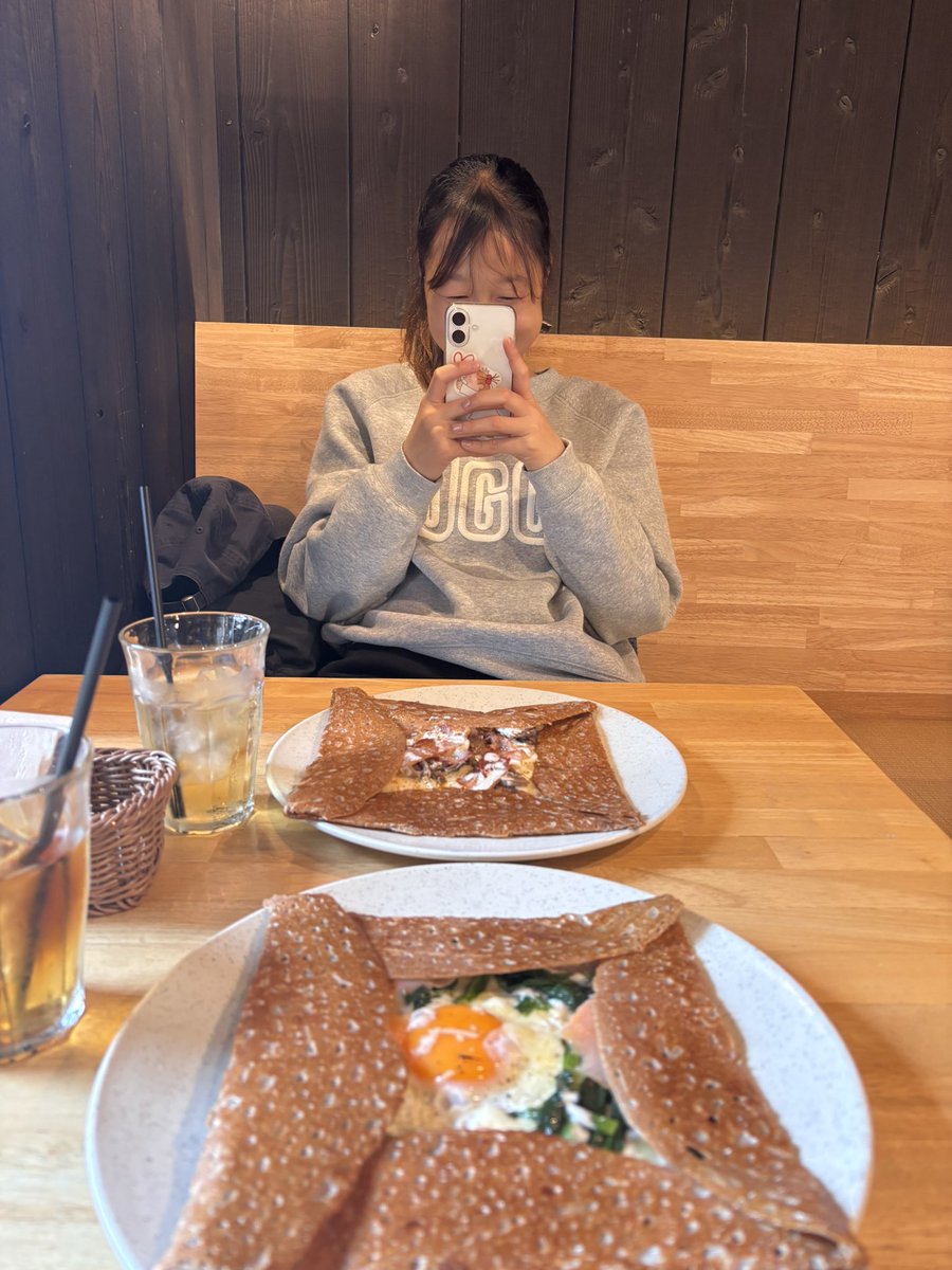 実はクリスマスにこの方と旅へ❄️

店員さんから「Bon appétit」と言われ
すごく嬉しかったです
また行きます

#うりぼう写真展