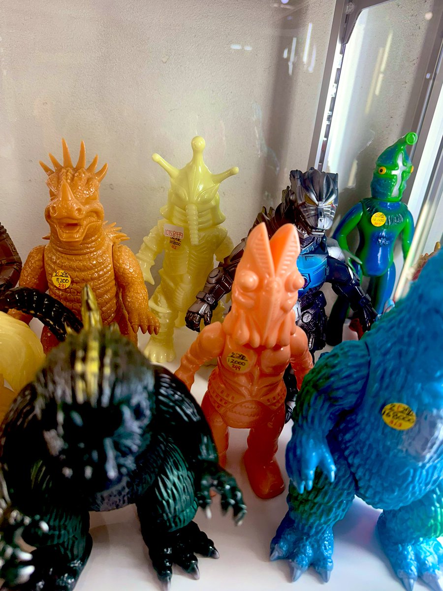 初詣に、墓場の画廊！からブロードウェイ散策 ・うずまきの顔ハメ1人