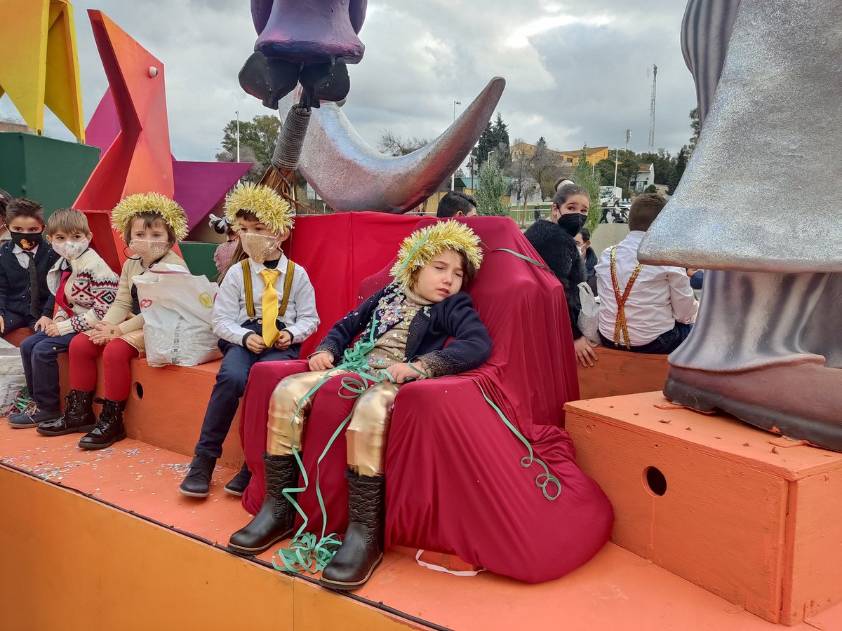 Meteohuelva's tweet image. Como cada año deseo desde lo más profundo de mi corazón que los Reyes Magos se porten bien con tod@s vosotr@s trayendo mucha salud y algún regalito ❤️

En el aspecto meteorológico, los Reyes traen a Huelva mucho frío así que esta tarde/noche os tenéis que abrigar muy bien.

Y…