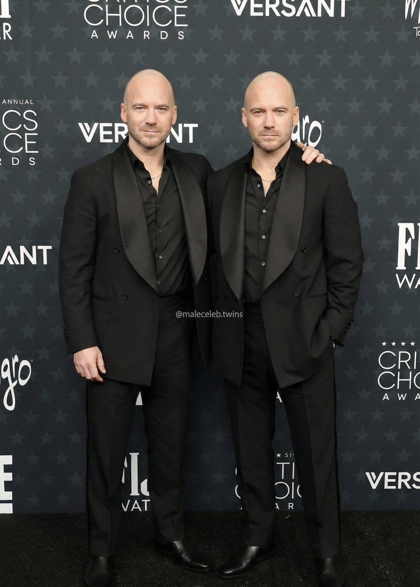 ClonesMale5664's tweet photo. Sean Evans and his clone on the Critics Choice Awards Red Carpet 2026

#seanevans #clones #criticschoiceawards #celebrity #redcarpet https://t.co/BdQgyCa7qF