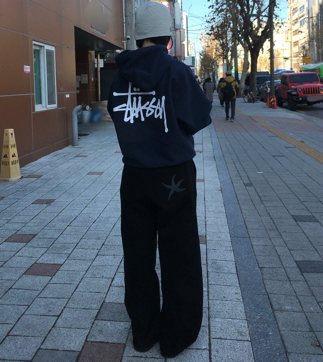 newspicy1214's tweet photo. #협찬 요즘 매일 입고 다니는 바지,,
기모라 너무너무 따숩고, 핏이 너무 좋아요

뒤에 주머니 포인트 너무 귀여움.. 저는 입어보고
왜 유명한지 이해가되고,, 회색도 구매함❤️ https://t.co/PwviLxAy97