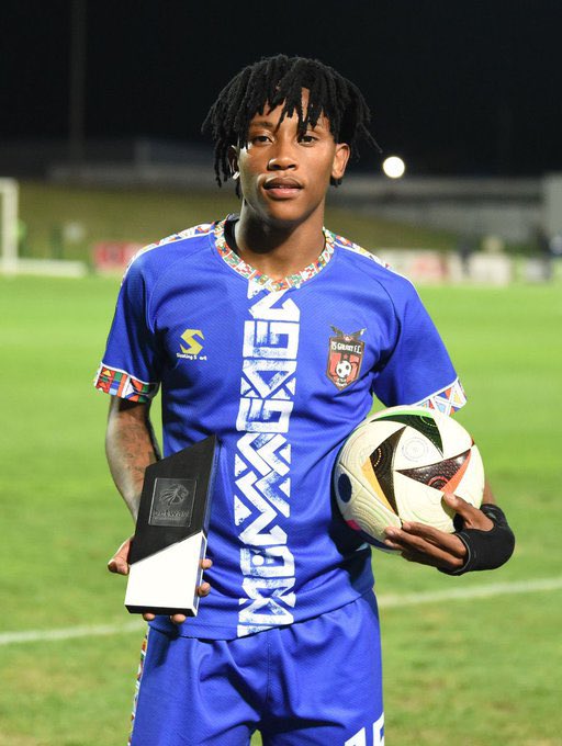 SundownsXtra_'s tweet photo. Mamelodi Sundowns are looking at 2 wingers this transfer period:

Puso Dithejane 21 🇿🇦

Antonio Van Wyk 23 🇿🇦

* The foreign quota is full with the arrival of Brayan León Muñiz 🇨🇴 25

* Ramiro Vaca 26 🇧🇴 no longer an option

* Matheusinho 27 🇧🇷 no longer an option https://t.co/ctmTULawrO