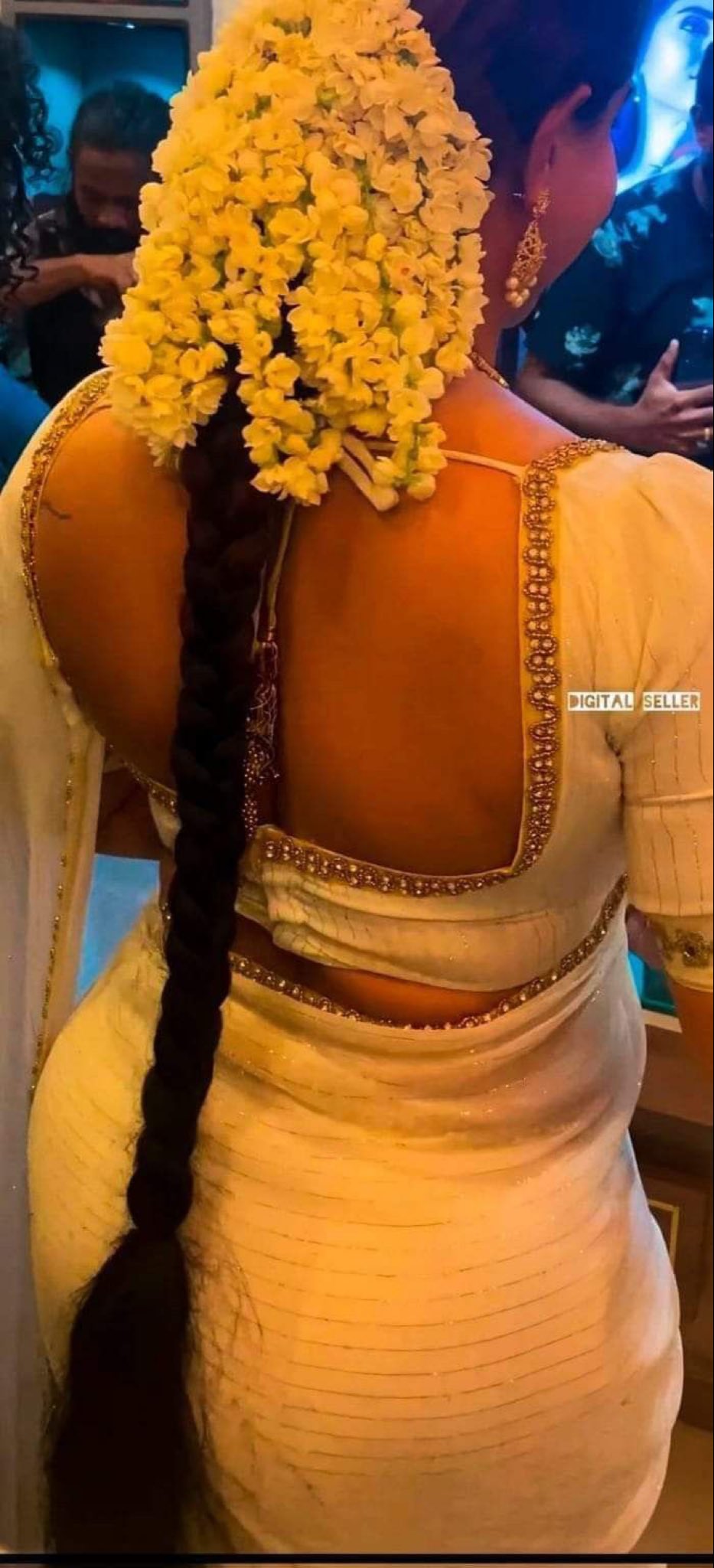 G95DPFVaQAAtB7v?format=jpg&name=large