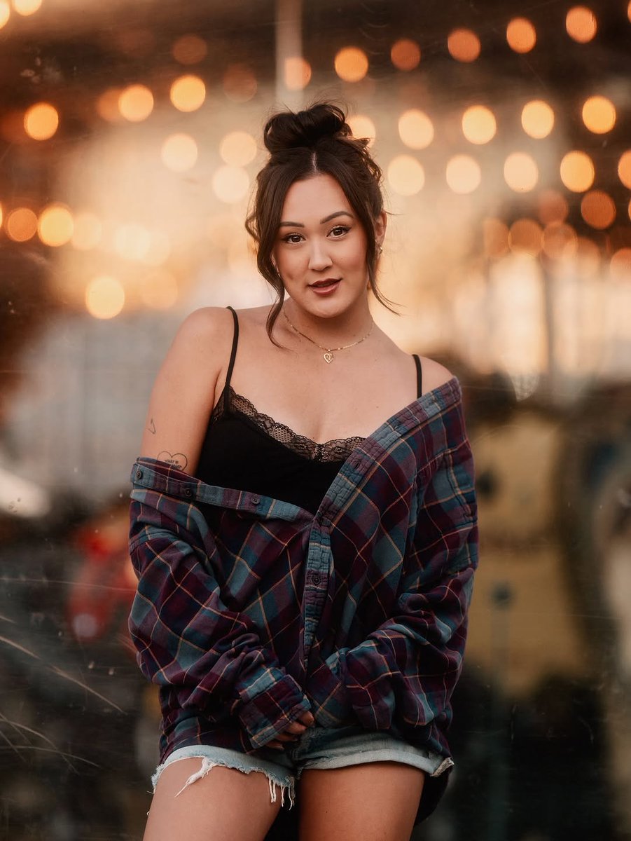 brandonwoelf638's tweet image. I feel like my feed needed some more bokeh so here we are  🎠✨