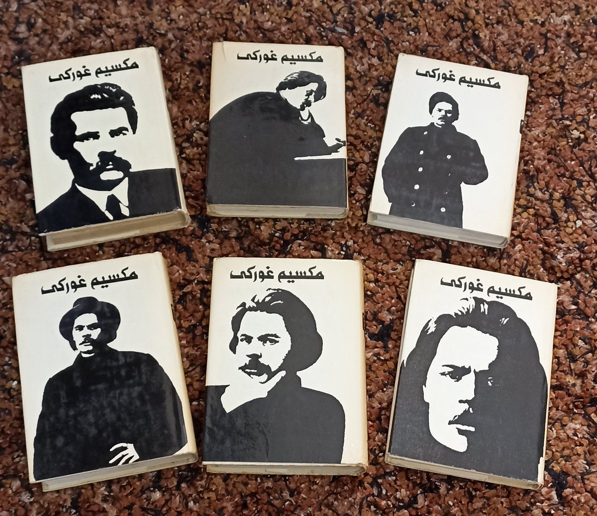 MranM70707's tweet image. وصلتني اليوم هذه التحف ! 
دار رادوغا والتقدم... 
كتب اقرب إلى اللوحات الفنية بجمالها....