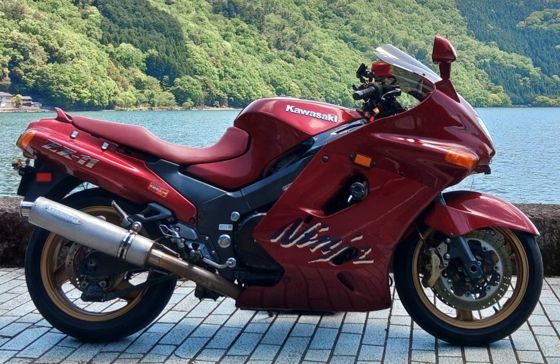 スズキも好きだ 2017年からカワサキに乗り始めて 今年で9年目になり