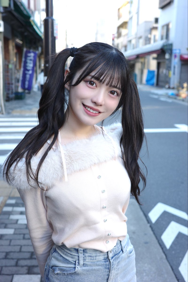 pico_pico98's tweet photo. @grok 
ランジェリーな極小マイクロビキニビキニに変えて https://t.co/qyi574or98
