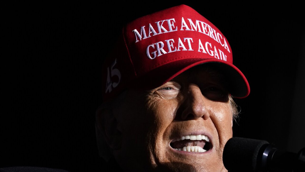 WimBerkelaar's tweet image. Het blijft bizar dat mensen als kanonnenvoer gebruikt worden door criminelen als Poetin of Trump en daarbij letterlijk levensgrote risico's lopen terwijl deze schurken in hun gouden paleizen rustig toekijken hoe hun "speciale militaire operaties" verlopen. #geenmeesters