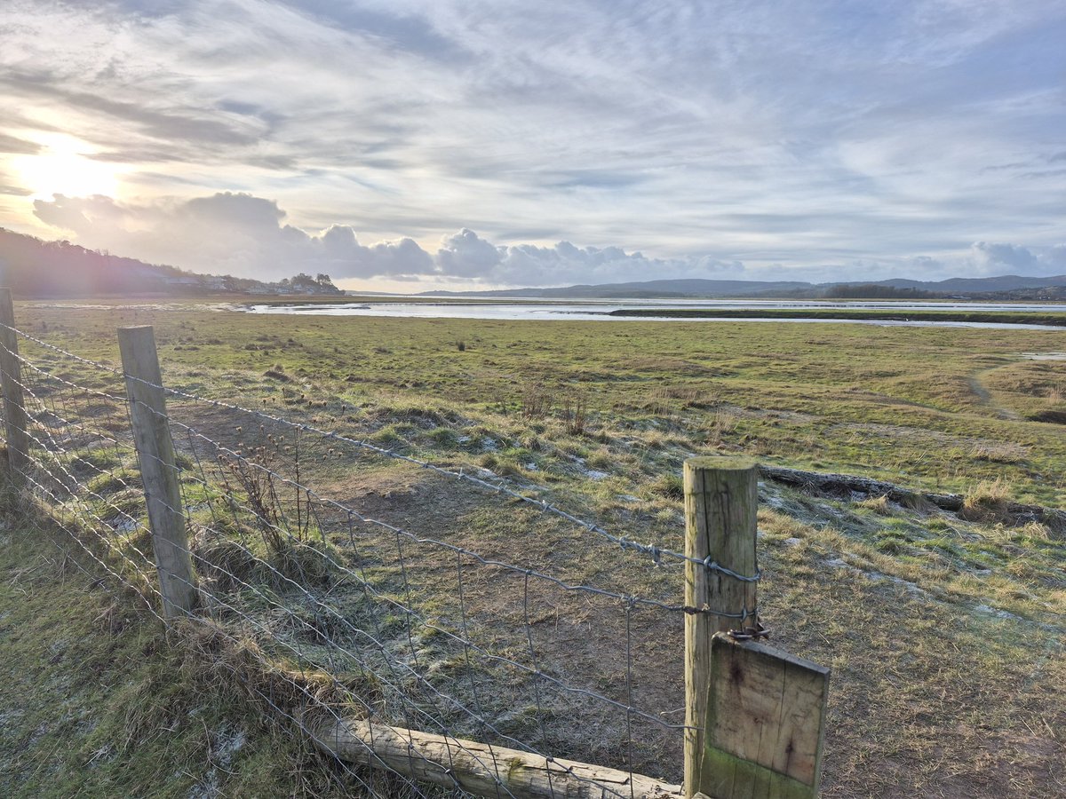 Redbirdcreation's tweet photo. Beautiful views from frosty Milnthorpe #Cumbria #photography #weather #estuary #winter https://t.co/jsXauKemjL