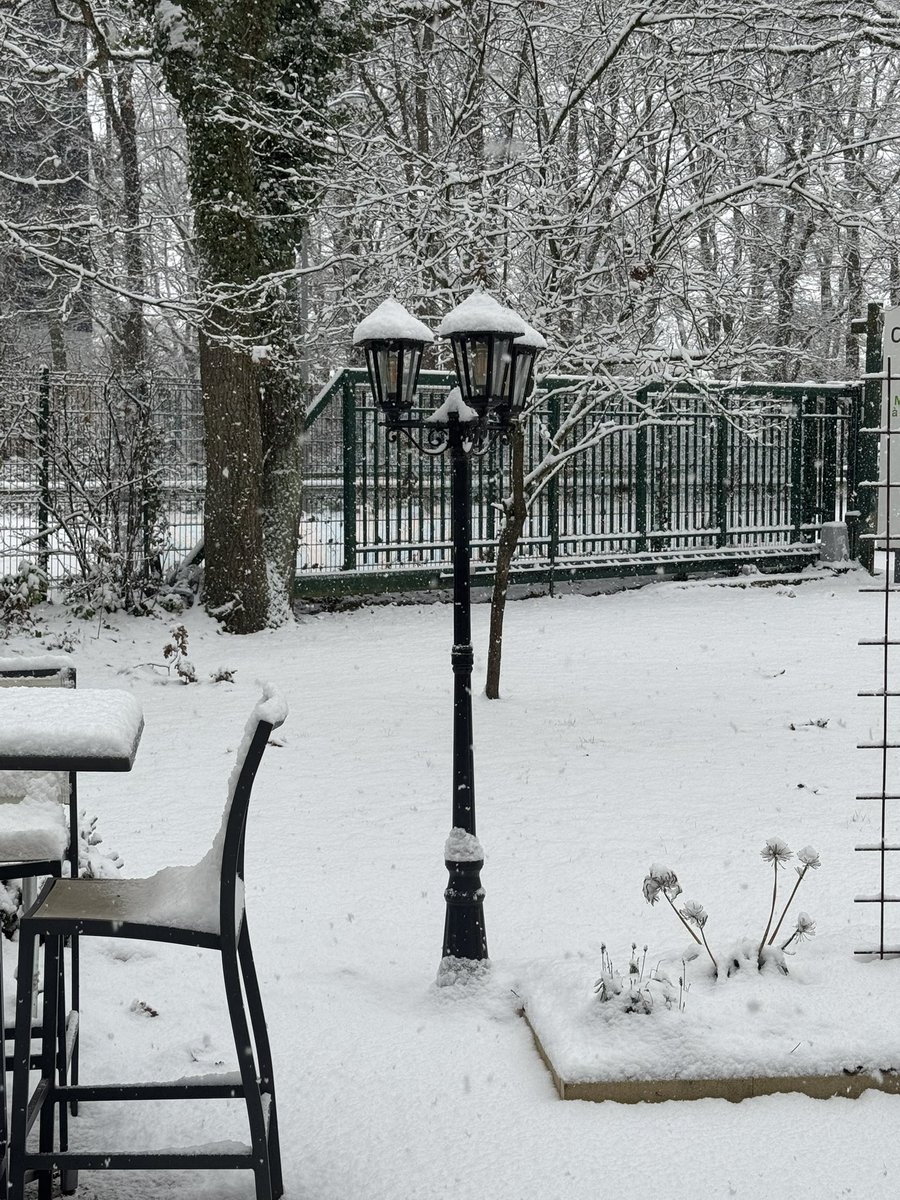 Que le premier qui traverse une armoire me prévienne, je le rejoindrai aux côtés d’Aslan 😉