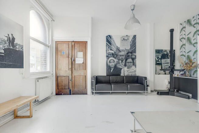 LookProperty's tweet image. TO LET 🏡

Second Floor Office Space - Bethnal Green 📍

£3,000 pcm 💷

- Available immediately
- Suitable use for office space
- 24/7 access
- Kitchen and WC facilities
- Utilities, Wifi &amp;amp; business rates Included
- Good natural light 

rightmove.co.uk/properties/170…