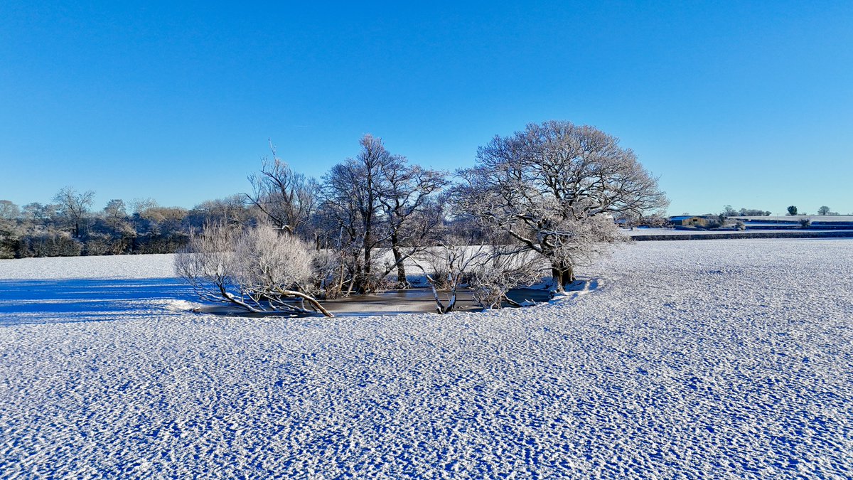 spj1958's tweet photo. Wintery scenes to start 2026  #loveukweather #mini4pro https://t.co/yCwrAByrvQ