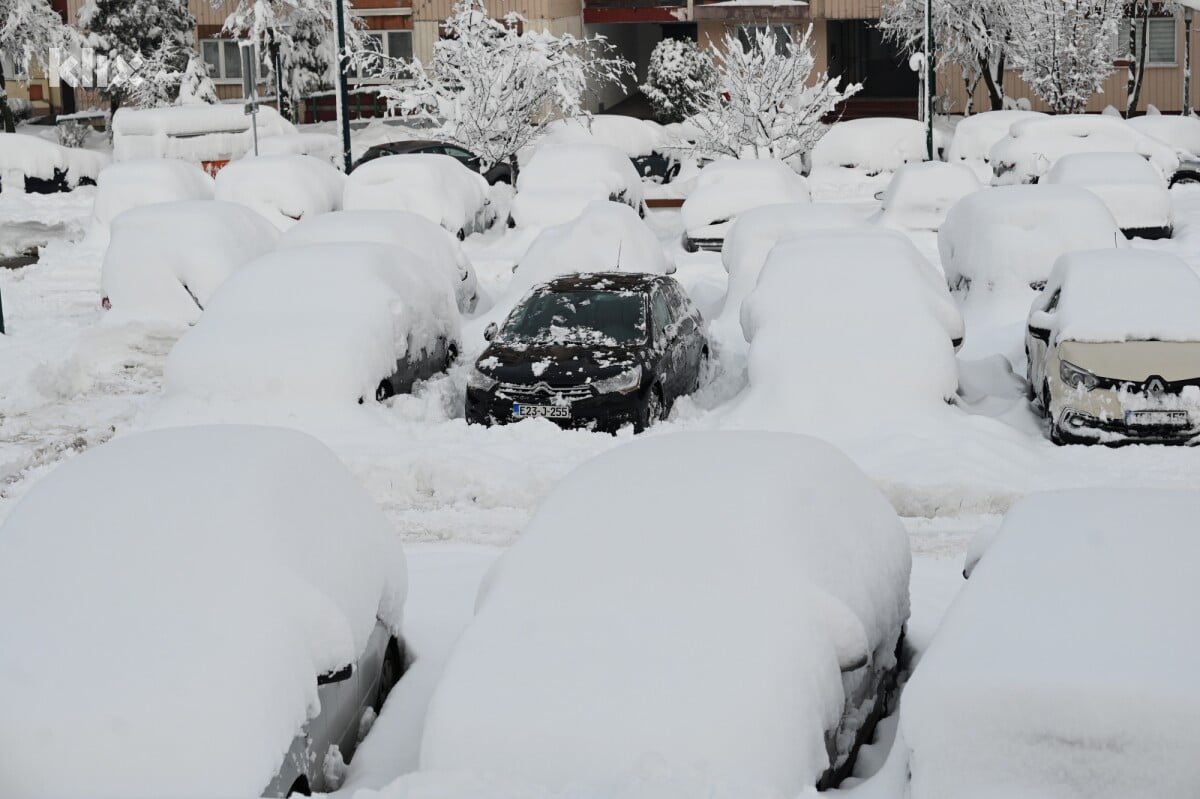 bosnia_online1's tweet photo. هكذا تبدو سراييفو اليوم  ثلج ❄️ ⛄️ https://t.co/6l0gkhXWyt