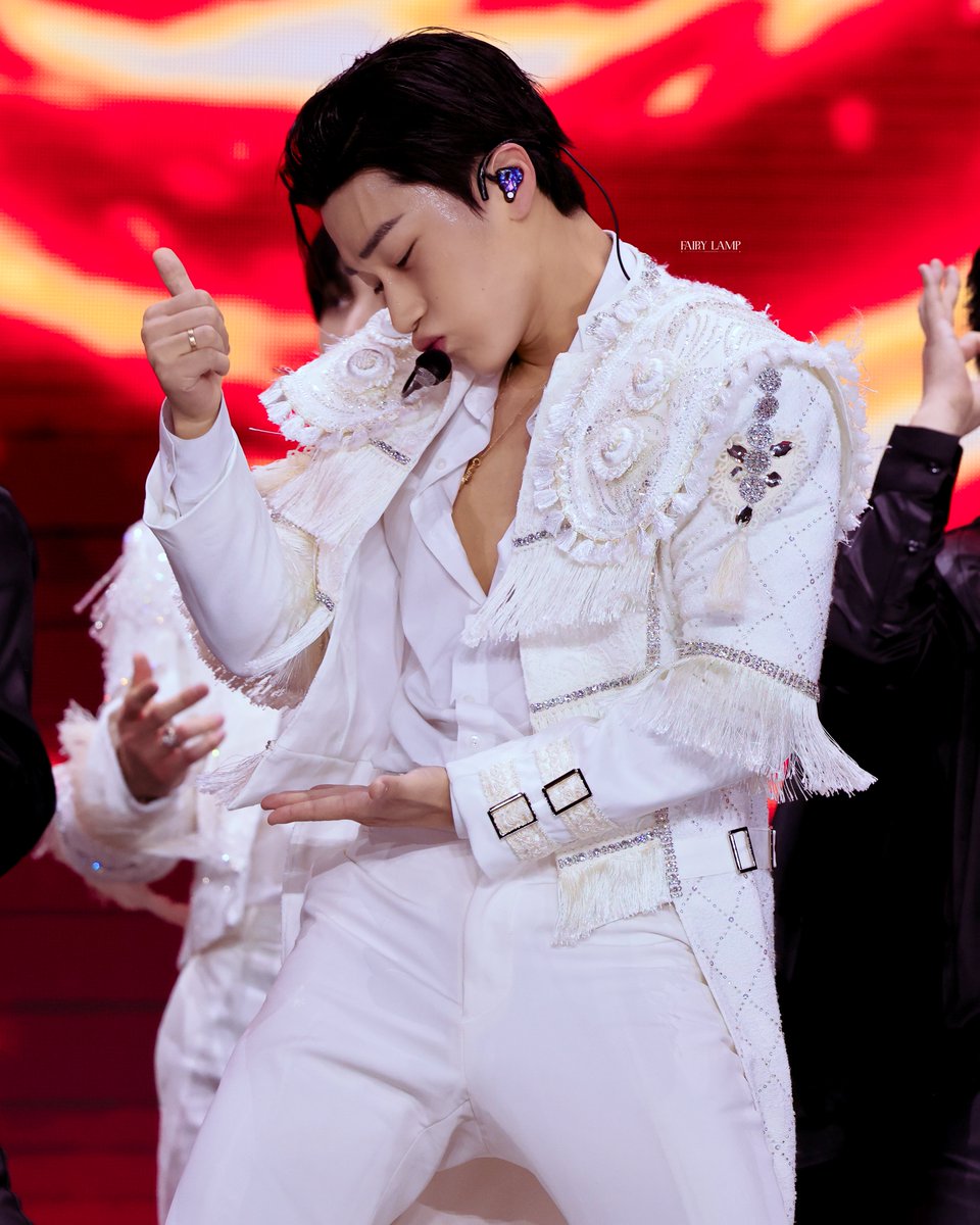 fairy_lamp710's tweet image. 251213 Musicbank in Japan

#ATEEZ #에이티즈 
#choisan #최산 #エイティーズ 
😆👍