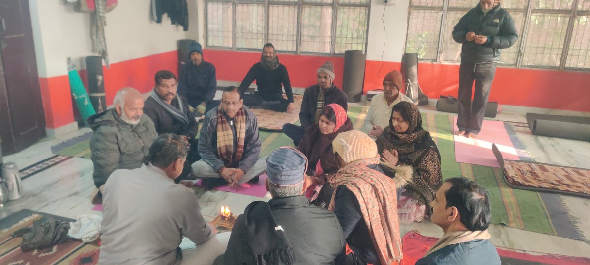 Shailendrayp's tweet photo. 🌿 पतंजलि योगपीठ ट्रस्ट का 32वाँ स्थापना दिवस 🌿
जिला प्रभारी आचार्य शैलेंद्र जी के नेतृत्व में निःशुल्क योग कक्षा में श्रद्धा व उत्साह के साथ मनाया गया।
🕉️ योग को जन-जन तक पहुँचाने
का संकल्प लिया।
योग करें निरोग रहें | स्वदेशी अपनाएँ देश को मजबूत बनाएँ
#Patanjali #YogaForAll https://t.co/n8QjNoCDNJ