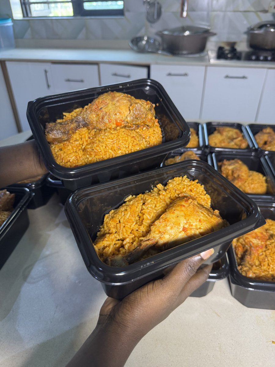 still_Debz004's tweet photo. First order of the year 💃👌
I deliver the best food 😁
Please kindly Rt and like 
Thank you. You can send a Dm to order.
A pack goes for 7k. https://t.co/4ihsXhH7F2