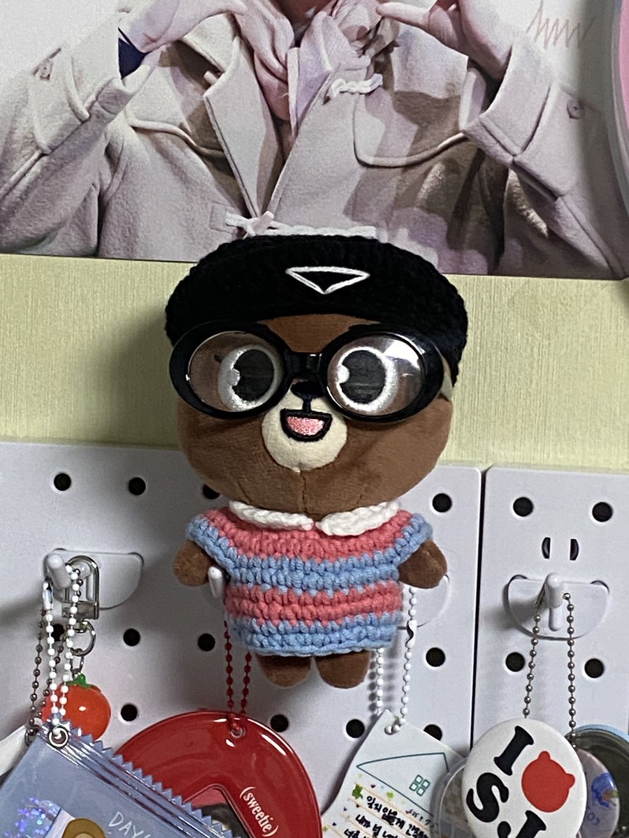 eptlrl's tweet image. 진짜 받자마자 소리지름
이런 선물을 줘요....? 갑자기요?
서프라이즈 미쳤다 ㅜㅜㅜㅜㅜ
아 이거 만들어줭! 했는데 진짜 만들어줌 ㅠ
미친거 아니냐고ㅠ 당장너한테내주둥이돌진
프라다모자에 솜사탕 같은 니트 입은 성진이 ㅠㅠ
진심 레전드 착장을 만들어주셔서 감사합니다
사랑해요 ㅠㅠㅠㅠㅠ